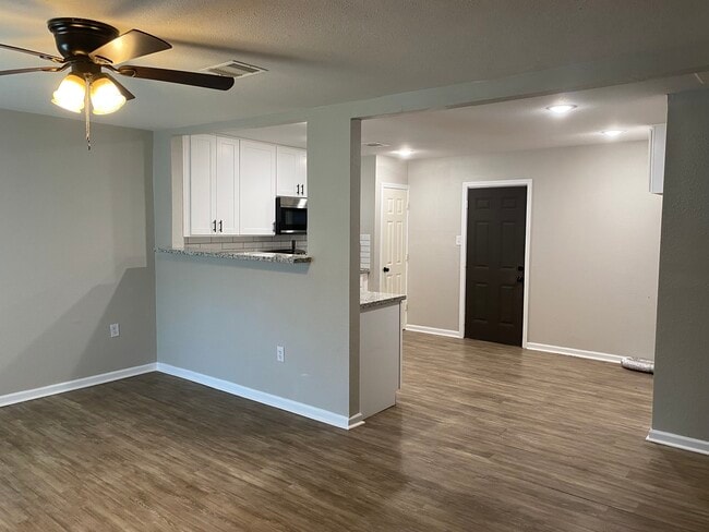 2016 Magnolia Dr