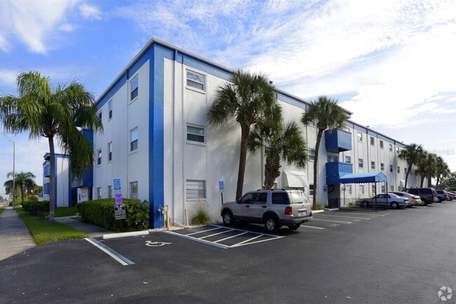 Building Photo - 350 79th Ave N Unit 134