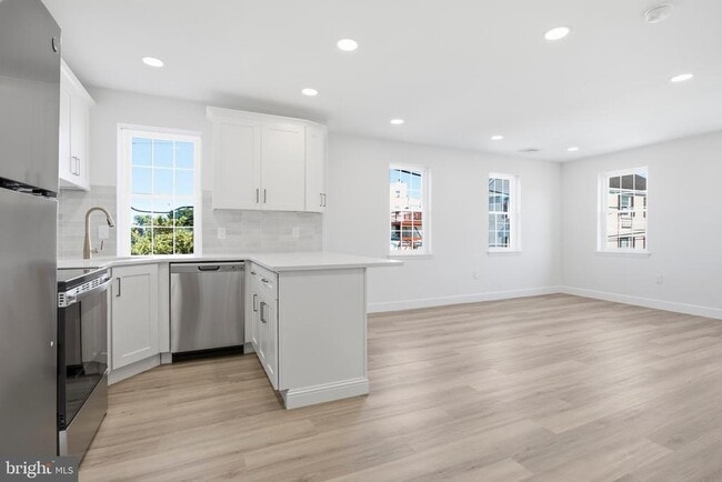 Building Photo - 21 W Front St Unit 3A