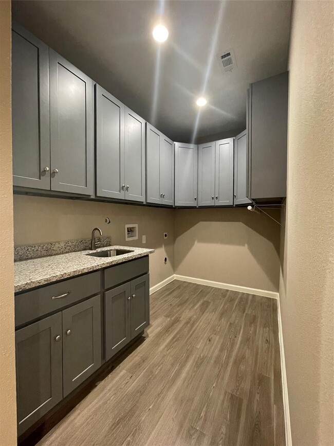 Photo - 2210 Arapahoe Dr