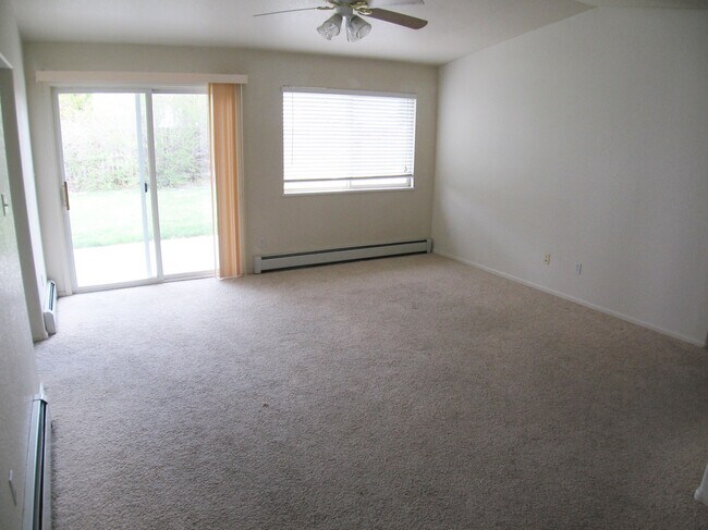 Photo - 433 Mountainside Ln