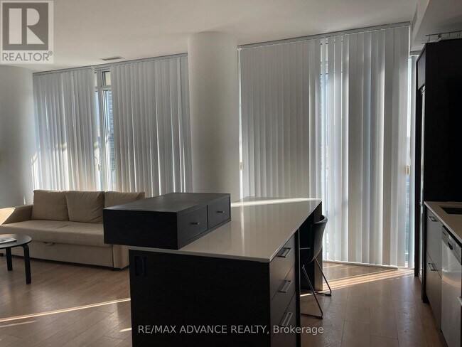 Photo - 75 St Nicholas St Unité 1408