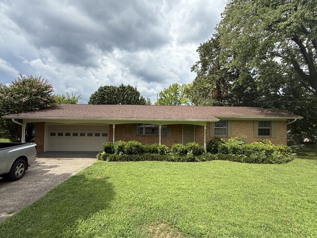 Building Photo - 1625 Green Hills Dr Rental