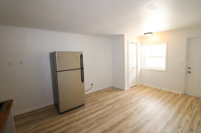 Photo - 21 Larue St