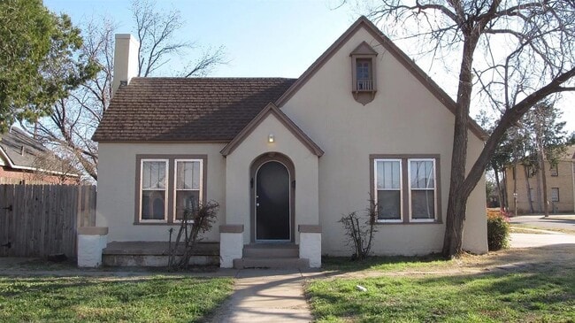Building Photo - 2/1 In South Overton