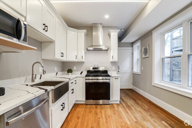Building Photo - 190 Babcock St Unit 1 Rental