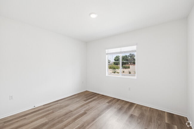 2BR, 1BA - 800SF - Bedroom - Maison's Heights
