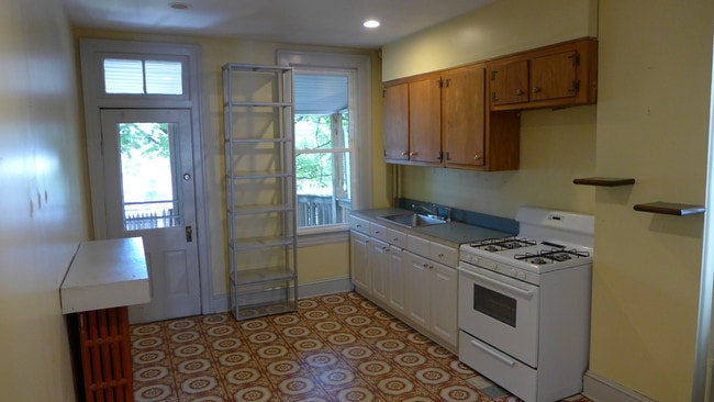 Photo - 2934 Huntingdon Ave