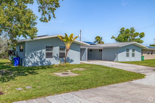 Building Image - NAS Key West Homes