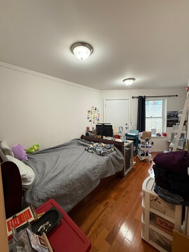 Photo - 3833 Baring St