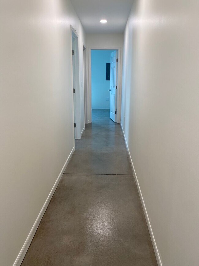 3 Bedroom DUPLEX with Garage Move In Sp... Rental House Rental in