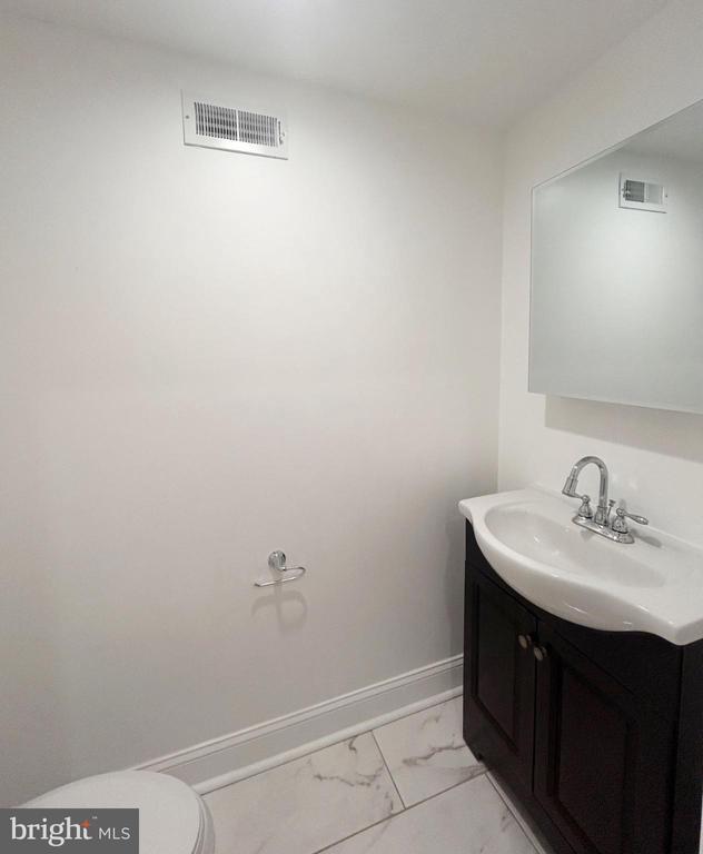 Photo - 1241 Orthodox St