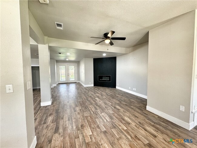 Building Photo - 159 S Hackberry Ave Rental