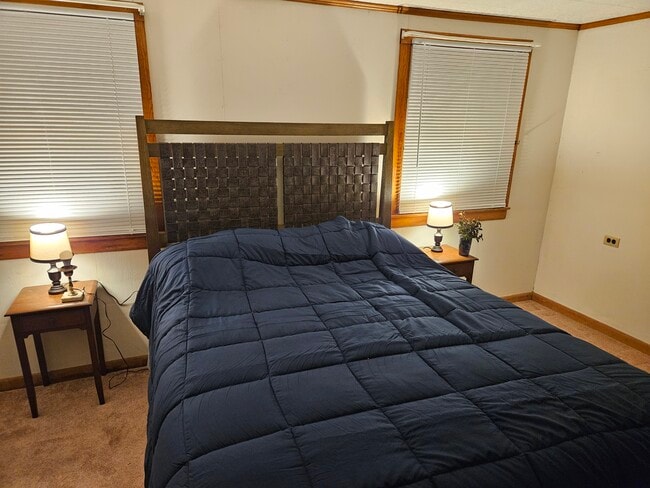 Large wraparound bedroom with more lake views - 66 Long Pond Rd S Rental