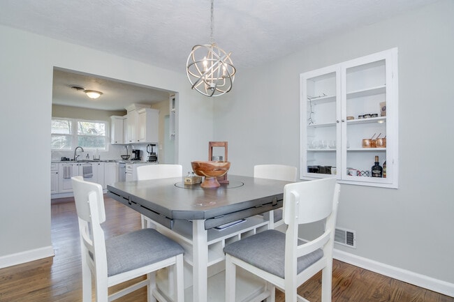 Photo - 2426 Brentwood Pl