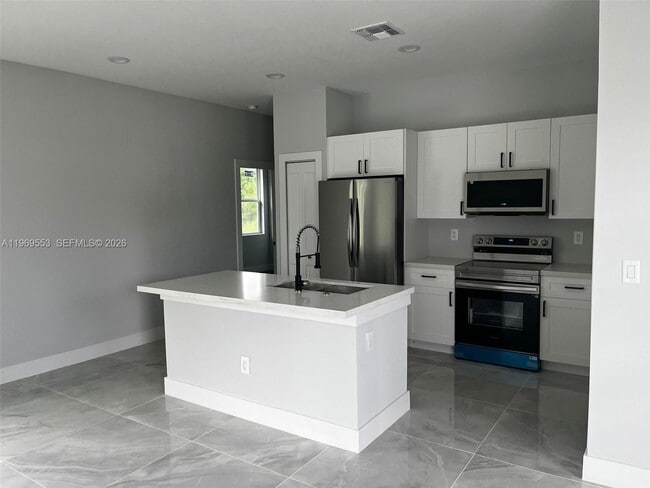 Photo - 5517 Ponce De Leon Blvd