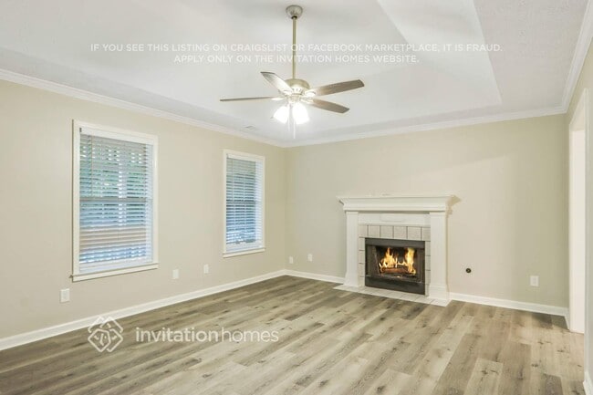 Photo - 415 Cambridge Way