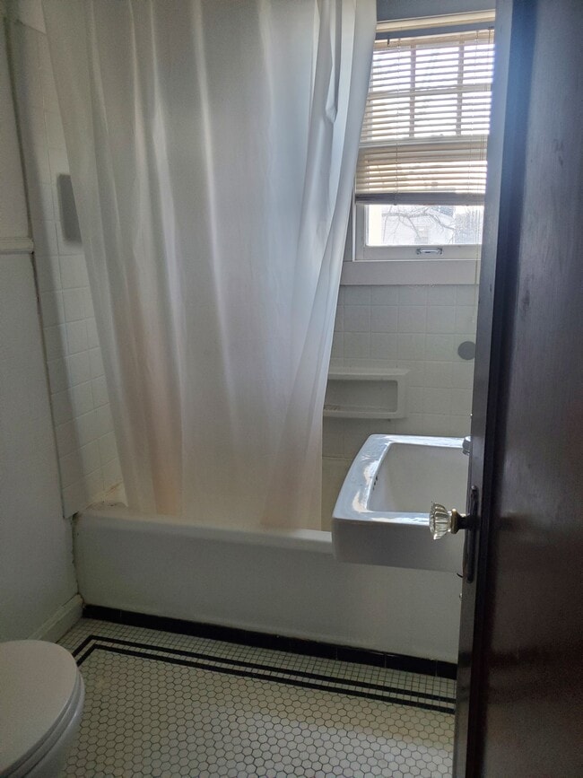 Photo - 12 S Willis Ave Unit 2