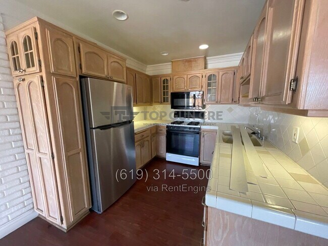 545 Oakdale Ln Unit 545