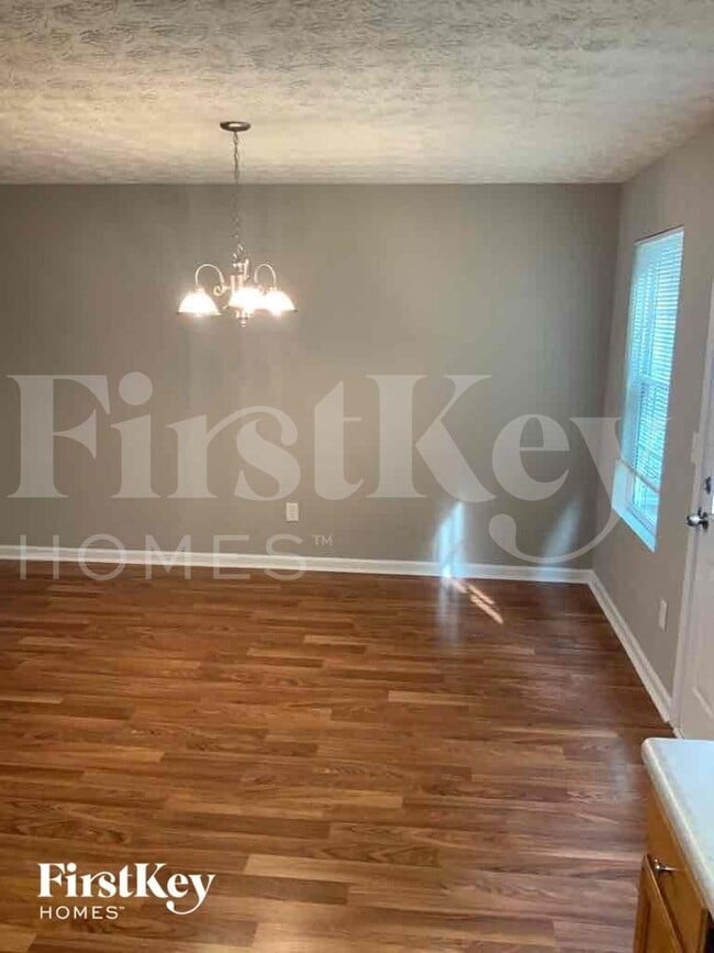 Photo - 130 Cobblestone Dr