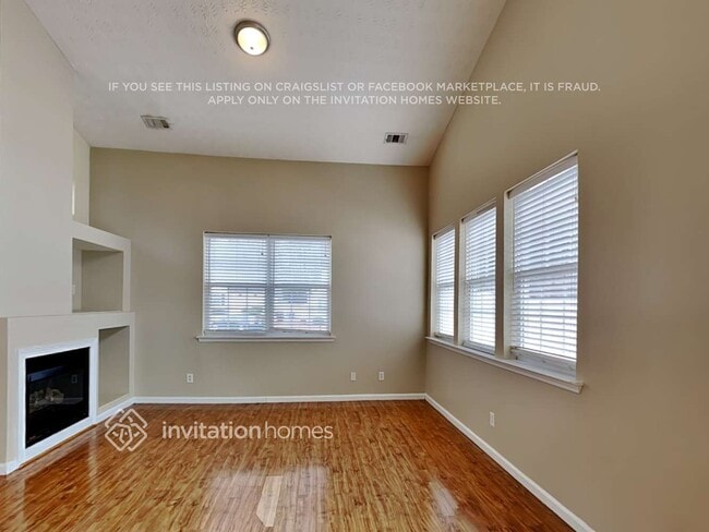 Photo - 881 Windcroft Cir NW