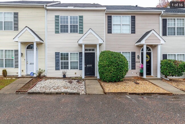 Photo - 2007 Creekside Ct Townhome