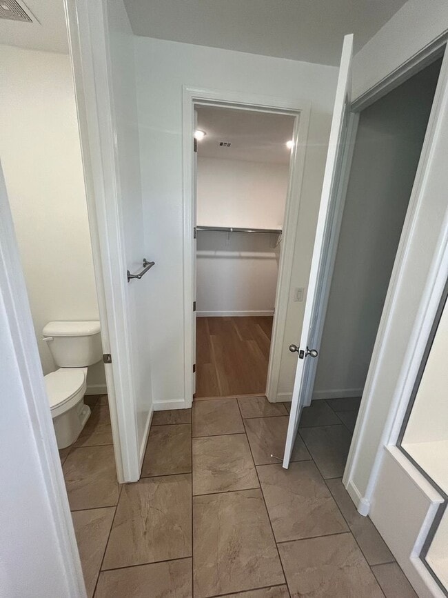 2880 N Riverdale Ln