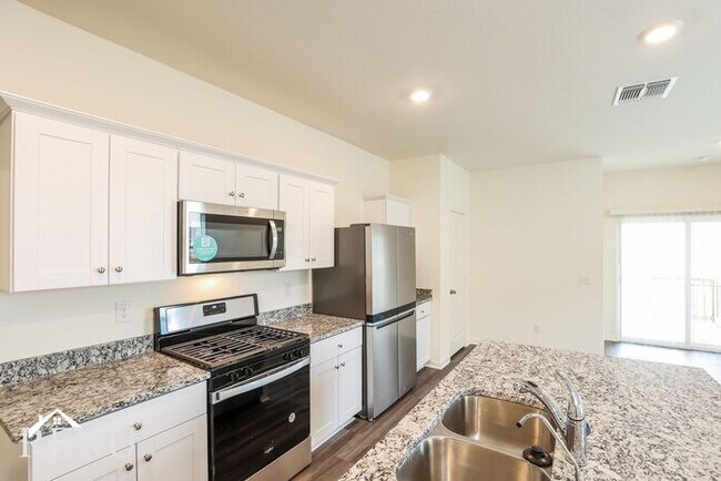 Photo - 5246 Dawn Break