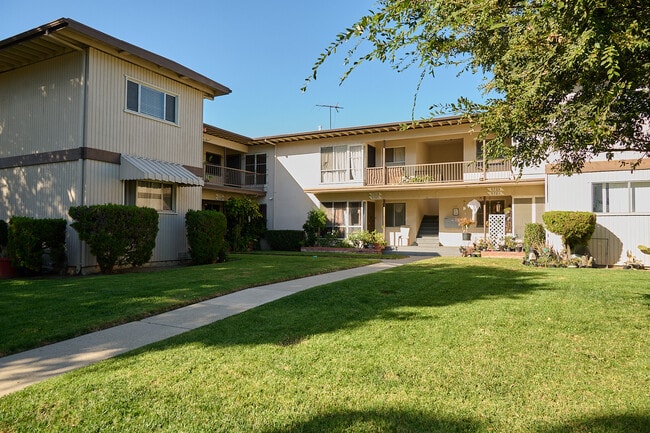 Building Photo - 5707 Clemson St Unit 5707