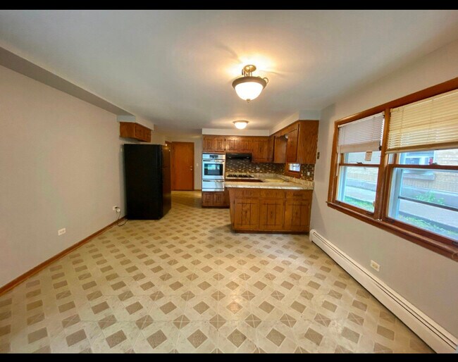 Photo - 2215 W Thome Ave