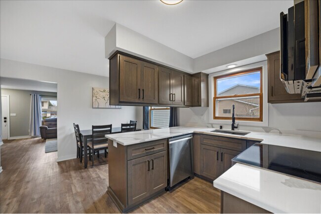 Building Photo - 7514 S 75th St Rental