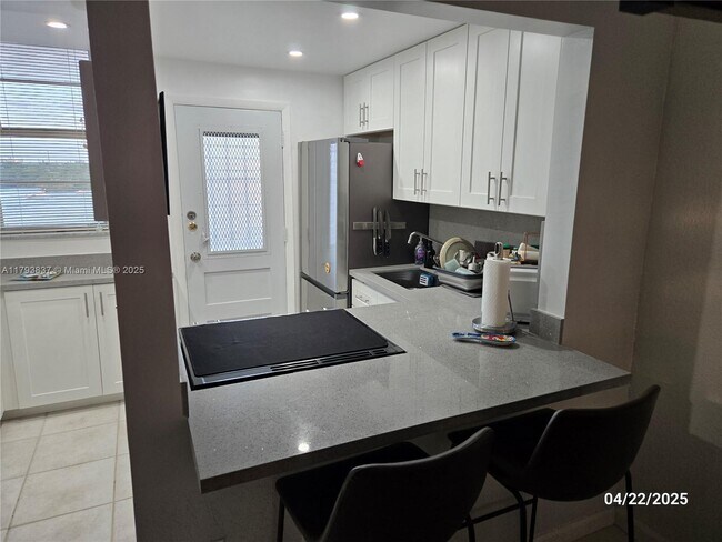 Photo - 2905 Point East Dr