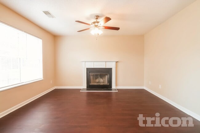 Photo - 160 Saddleridge Rd