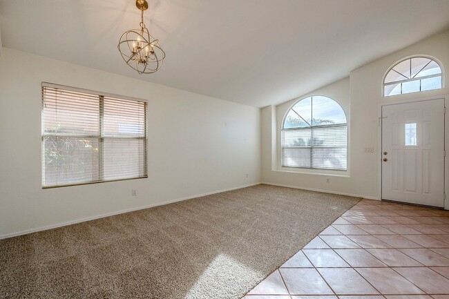 Photo - Beautifully Updated 4-Bedroom Home with Easy Access to Loop 101!