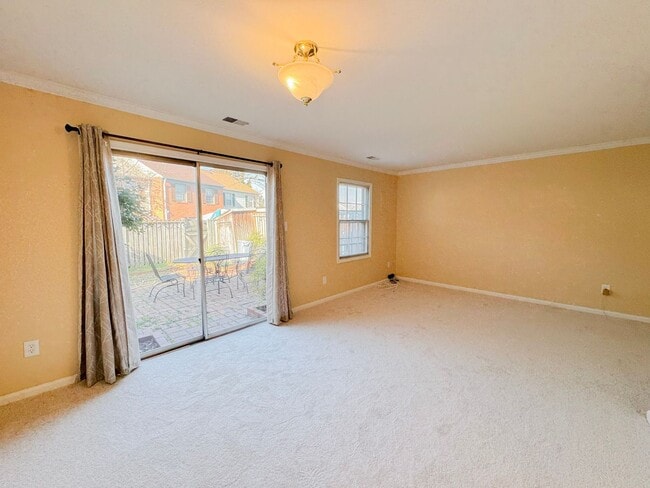 Photo - Relaxing 3 Bed 2 Bath Brick Townhome With Fenced Yard In Beautiful Franconia Commons