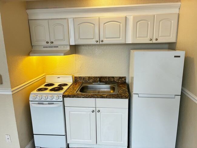 Photo - 311 W Ashley St