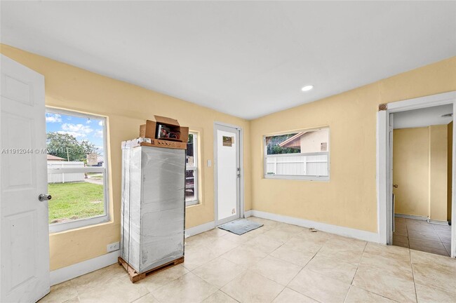 Photo - 1835 NW 85th St Casa