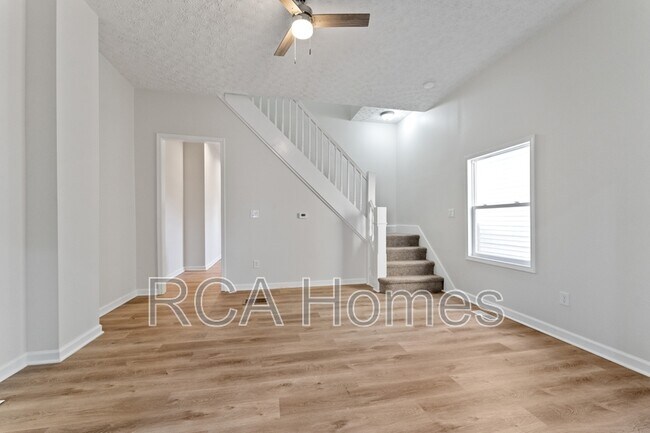 Photo - 21 N Gray St