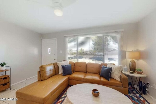 Photo - 737 E Papago Dr