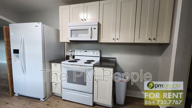 Photo - 2 Pineview Dr House