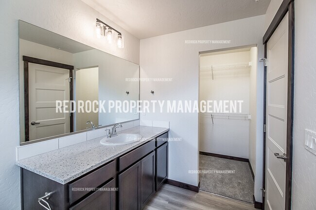 Photo - 1532 E Latitude Ln