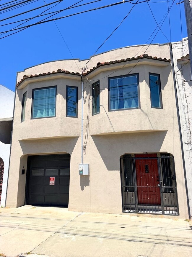 Building Photo - 762 Brunswick St