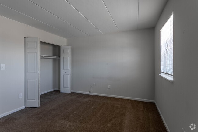 2 Br, 1.5 Ba - 1,100 SF
