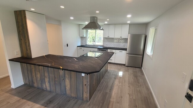 Building Photo - 13716 Kelly Rd NE