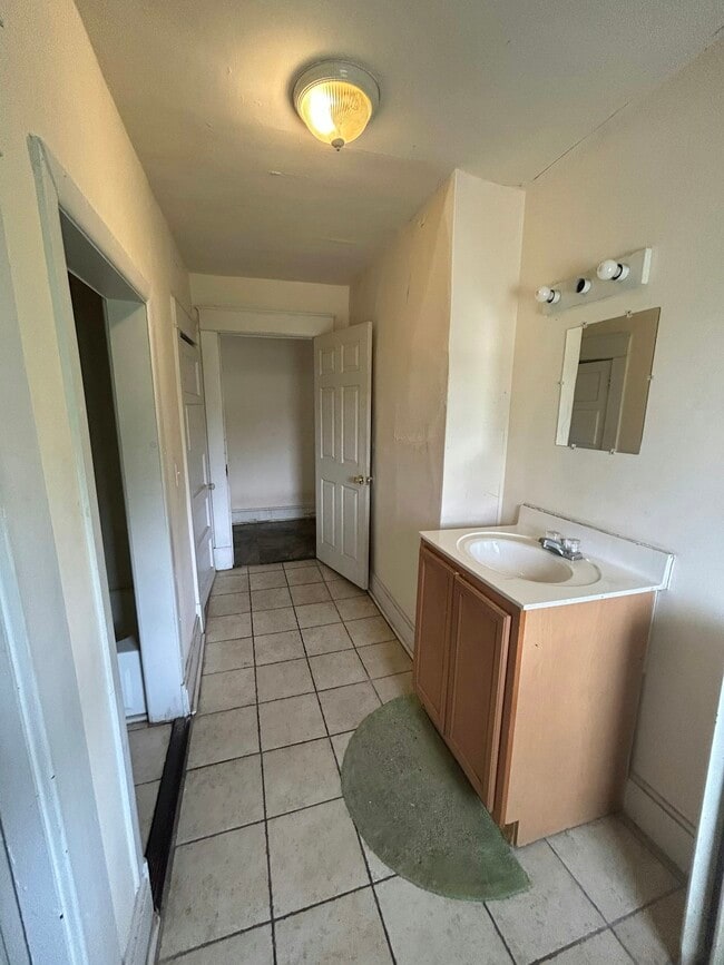 Photo - 200 W Morrison St Unit Upstairs Room A