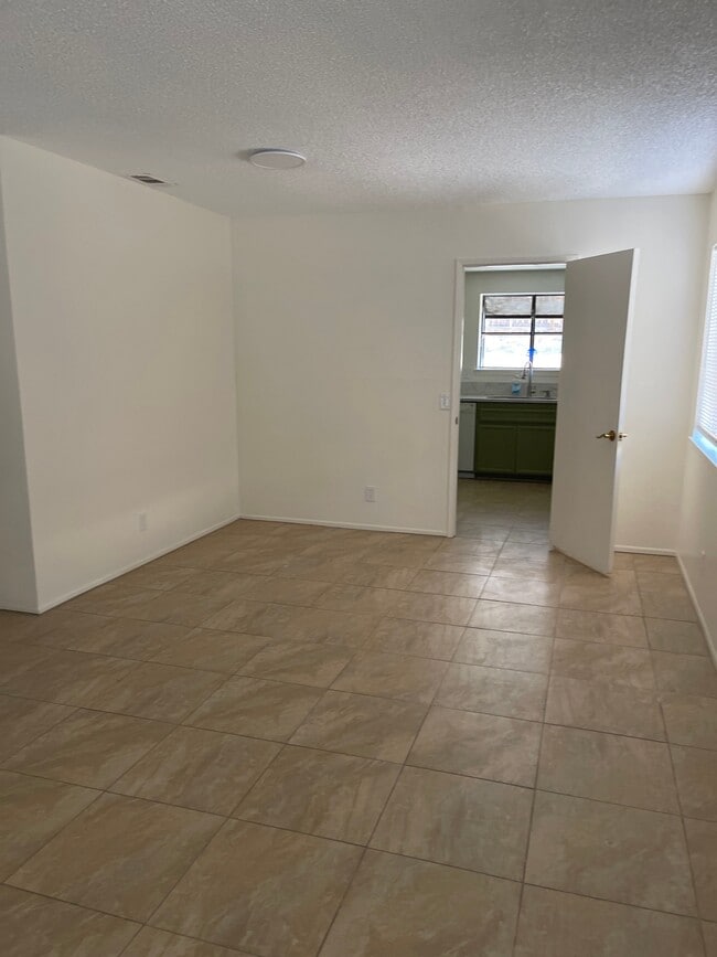 15086 Dakota St