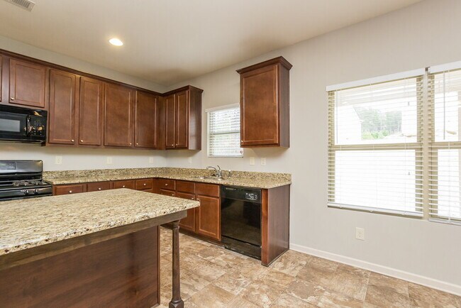 Photo - 441 Chandler Bluff Ct SE