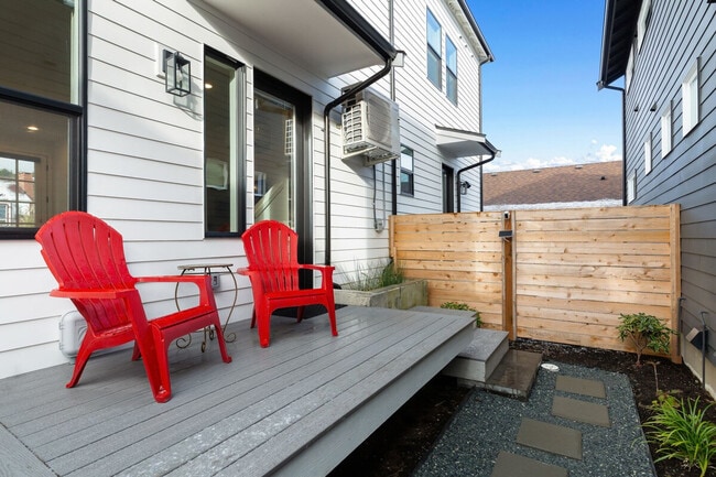 Photo - 4404 37th Ave SW Unit ID1054655P