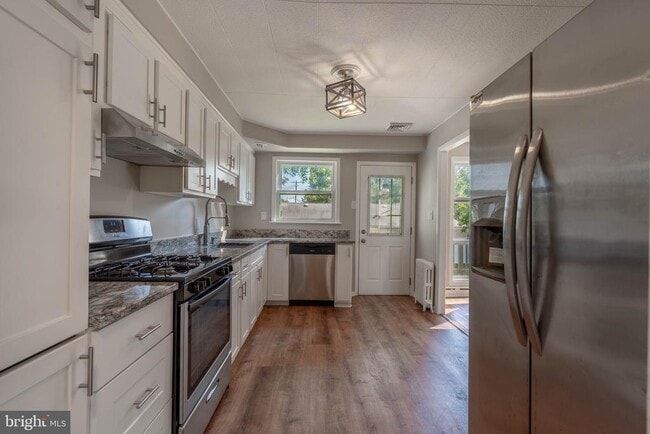 Photo - 360 Hollowbrook Dr
