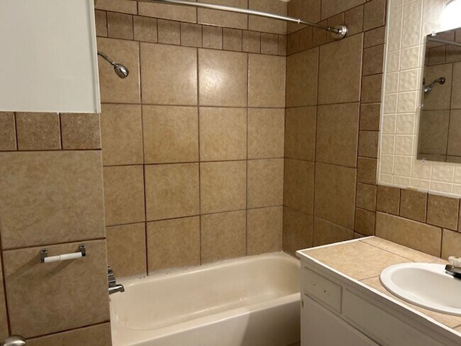 Bowmanor Garden Apartments